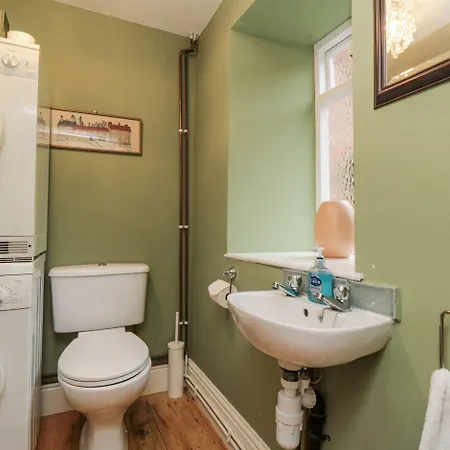 Holiday home Brookleigh