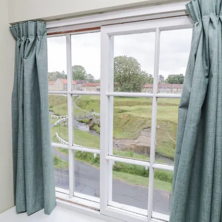 Holiday home Brookleigh